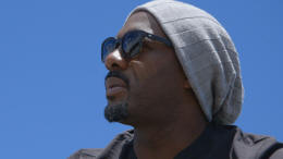 Idris on roof